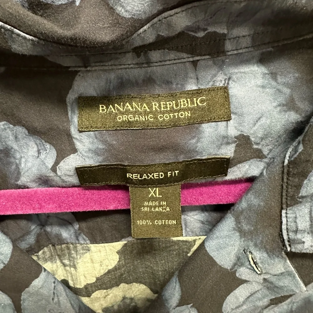 Banana Republic men’s organic cotton button up shirt blue floral XL relaxed fit